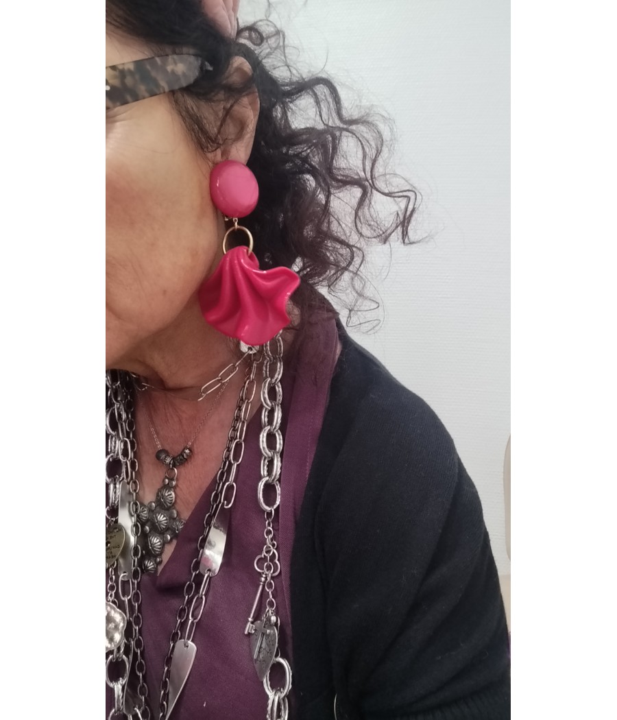 Boucles -d’oreilles- Amélia -Francine Bramli- roses – bijoux -fantaisie- créateur-rougefantomasnoir.com