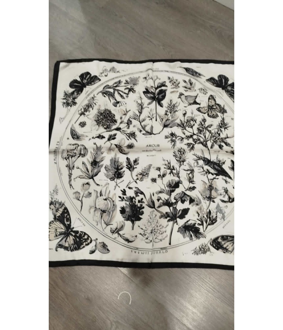 FOULARD IMPRIMÉ FLORAL & PAPILLONS