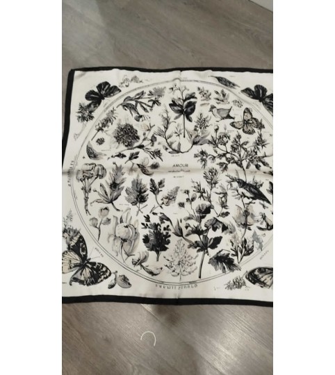 FOULARD IMPRIMÉ FLORAL & PAPILLONS
