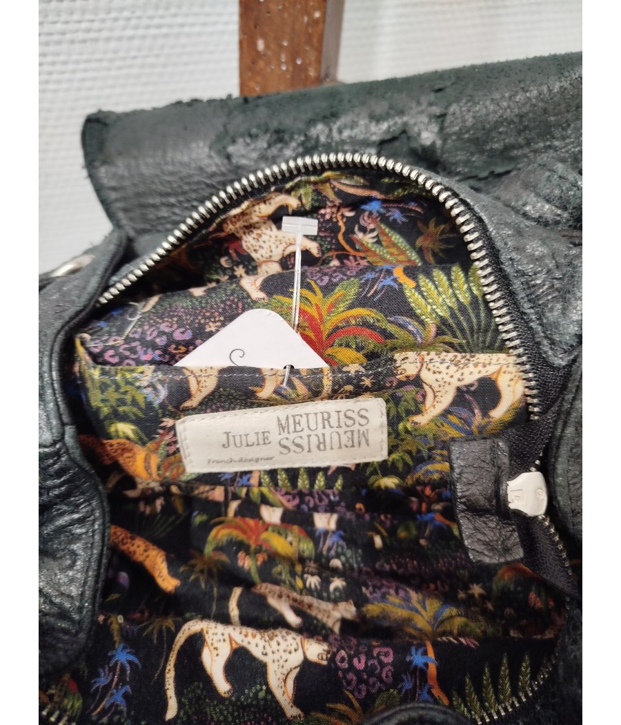sac à dos noir - en seconde main - julie meuriss - rougefantomasnoir.com