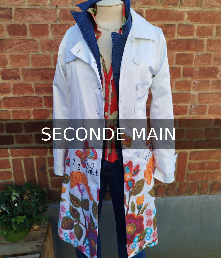 Trench blanc et fleur taille 36 en seconde main Desigual