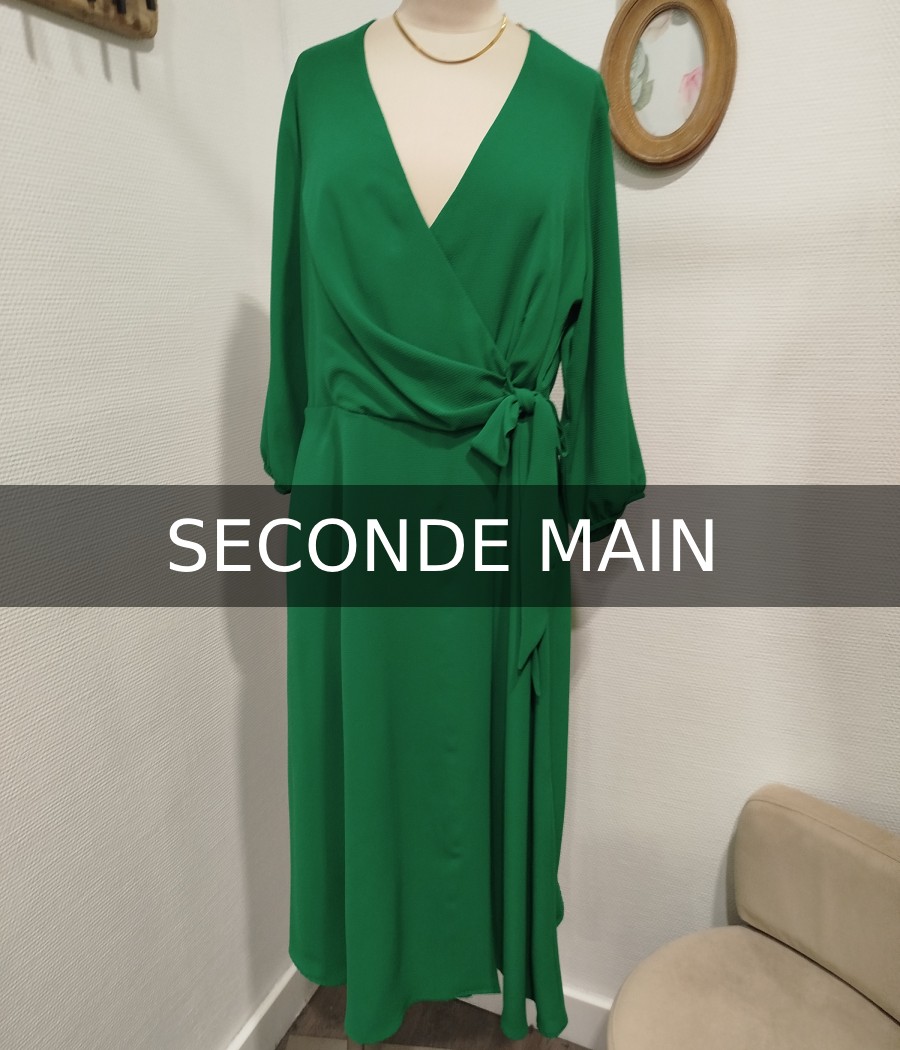 Robe style portefeuille verte en seconde main Paprika