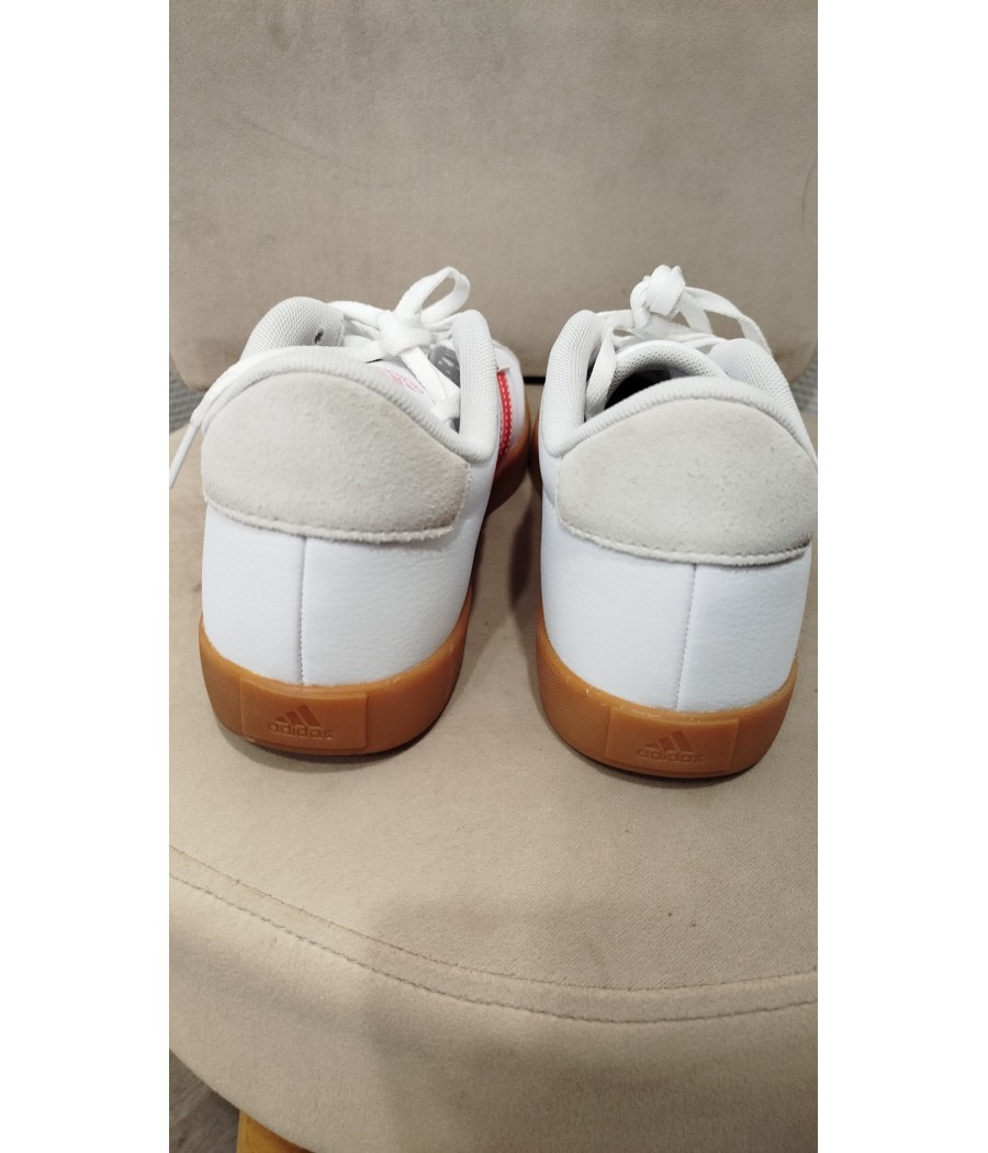 baskets - blanche - en seconde main - marque adidas - rougefantomasnoir.com