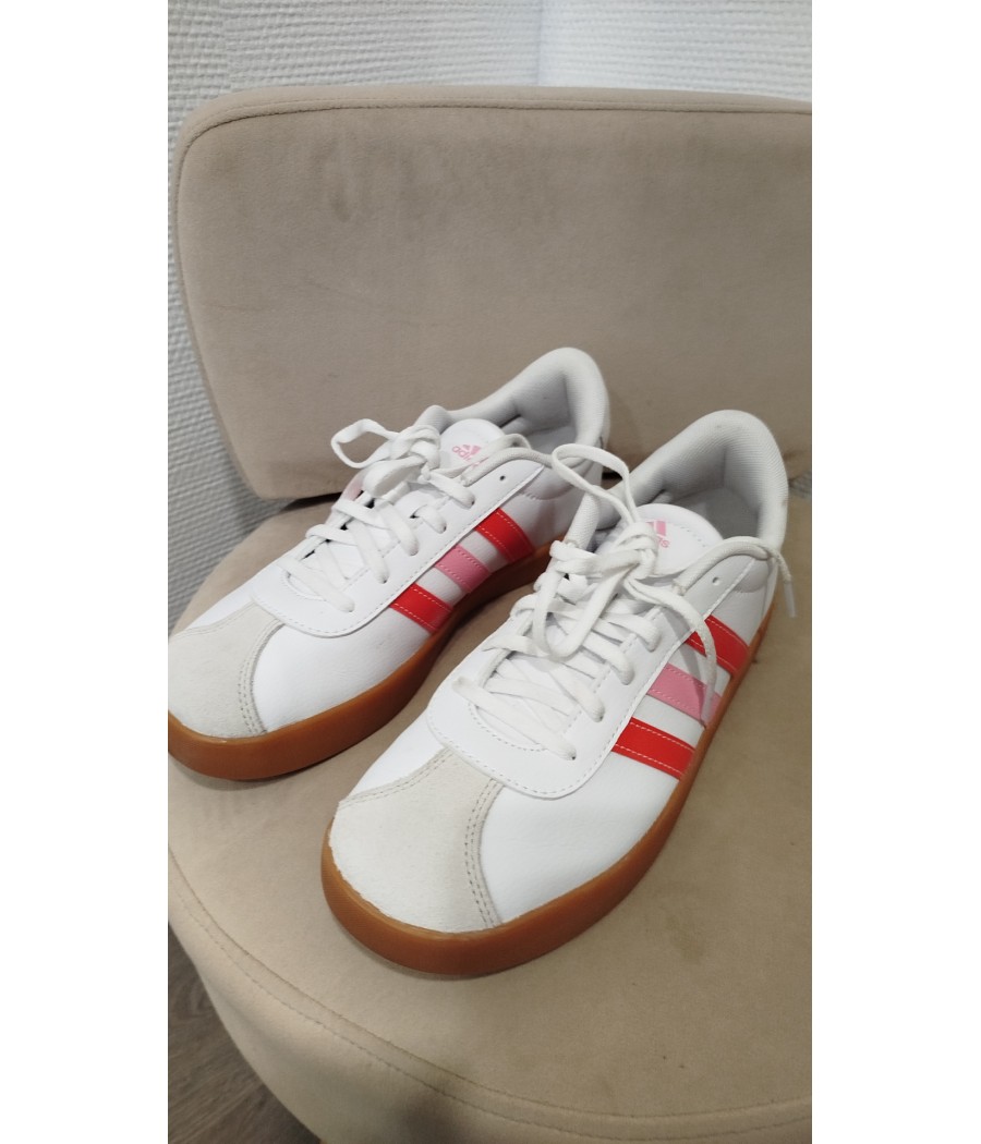 baskets - blanche - en seconde main - marque adidas - rougefantomasnoir.com