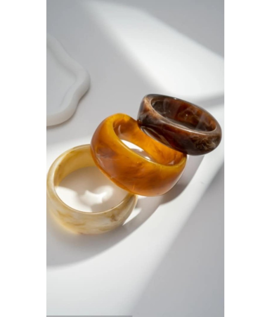 bracelets - joncs - en - résine - coloris - naturelle - rougefantomasnoir.com