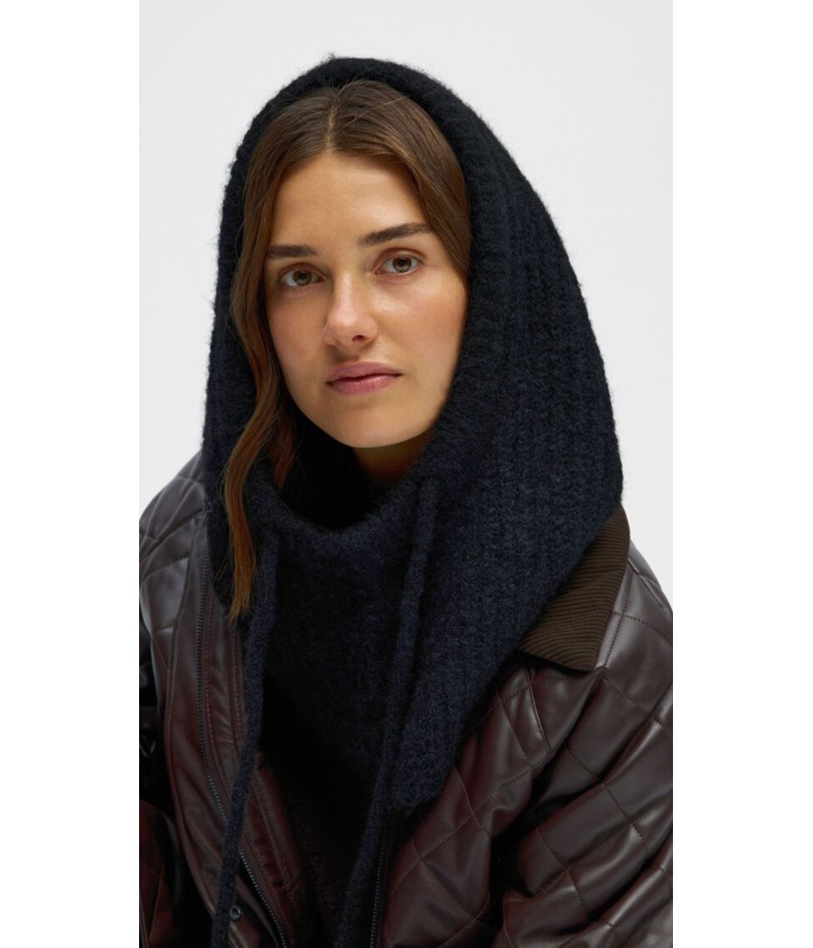 cagoule - en - maille - avec - cordon - objmlu - object - rougefantomasnoir.com cagoule - en - maille - avec - cordon - objmlu - object - rougefantomasnoir.com