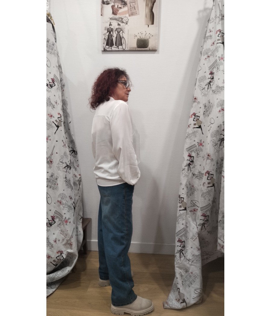 jean - denim - bleu - délavé - joely - avec - broderie - rue mazarine - rougefantomasnoir.com