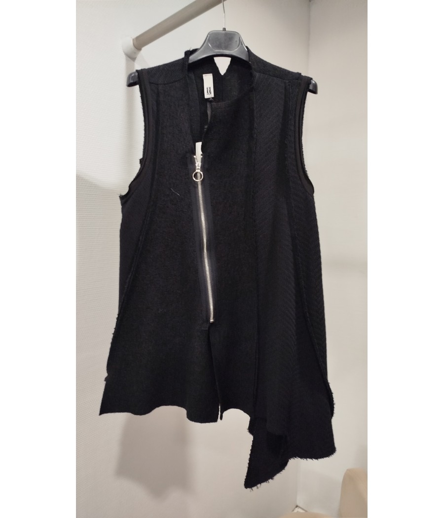 gilet - noir - sans - manches - destructuré - wendy - trendy - rougefantomasnoir.com