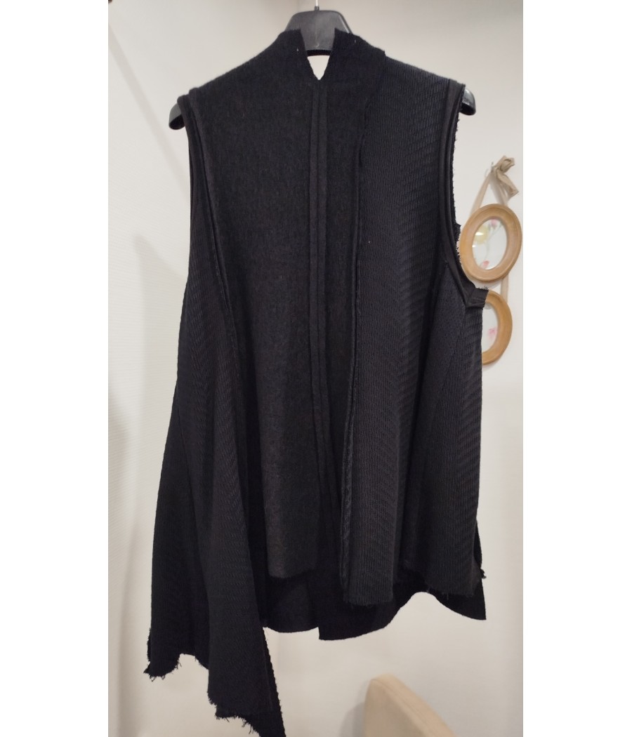 gilet - noir - sans - manches - destructuré - wendy - trendy - rougefantomasnoir.com